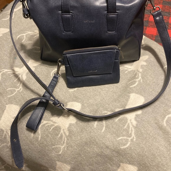 Matt&Nat purse/wristlt vegan leather lovely washed blue/navy color new condition - Picture 4 of 9